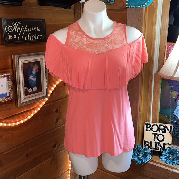 Corral cold shoulder lace top NWT gorgeous - Picture 2 of 8